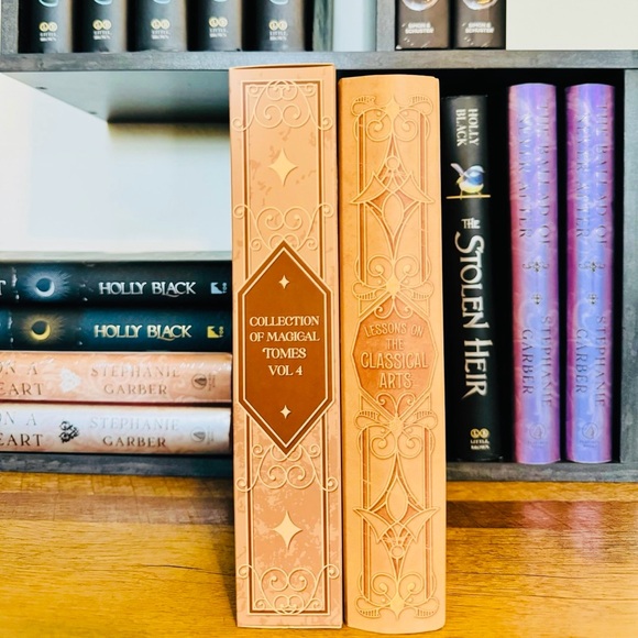 Fairyloot Exclusive Secret Book - Collection of Megical Tomes Vol. 4 - Picture 5 of 12